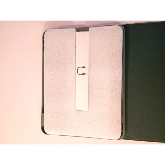 Wireless Keyboard Portable Detachable  Magnetic Case Cable new in box no manual - Picture 9 of 12